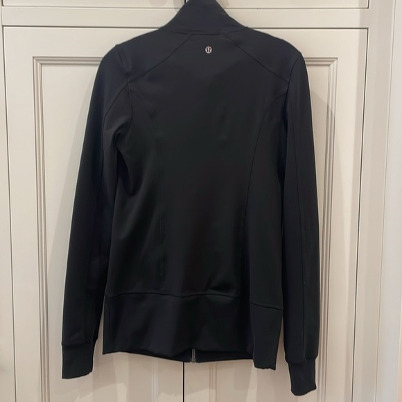 Lululemon Black Full Zip Jacket—Beautiful Fabric—Pockets—Like New Condition! - Picture 5 of 7